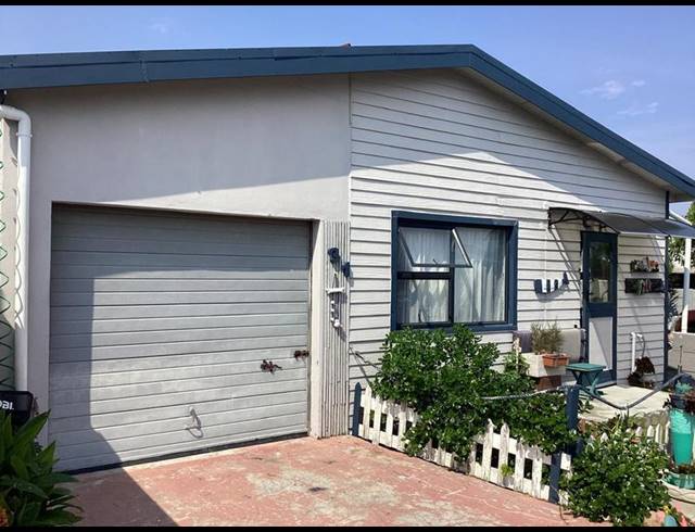 2 BEDROOM HOUSE FOR SALE IN PEARLY BEACH